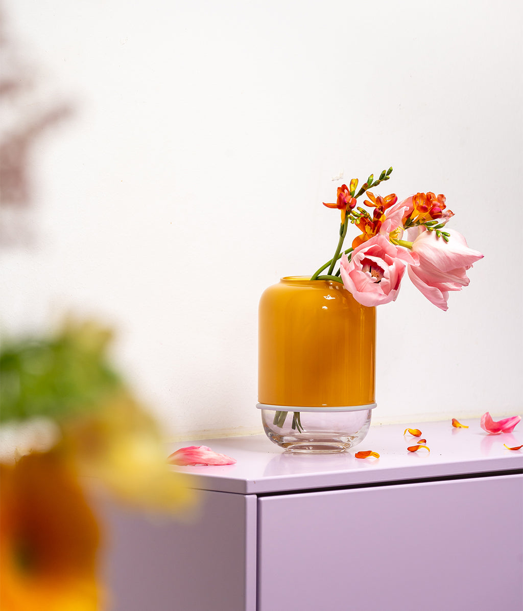 Capsule vase yellow/clear