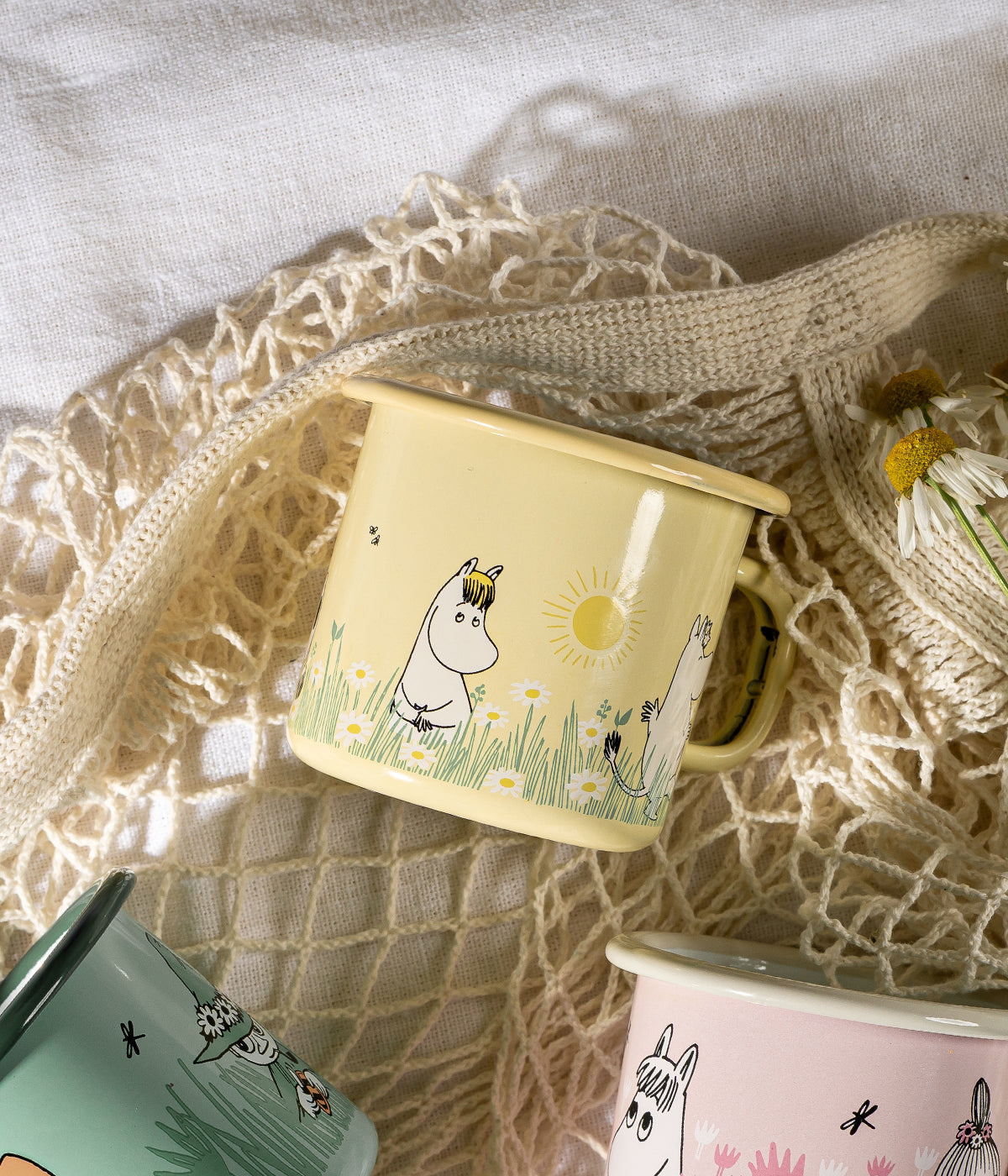 Moomin enamel mug Meadow 2,5 dl