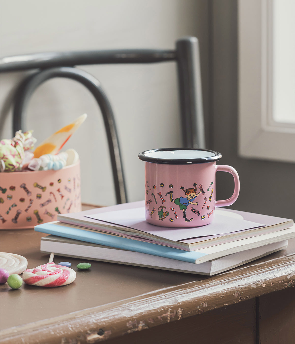 Pippi enamel mug Candy 2,5 dl